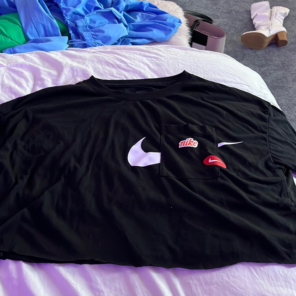 Oversized Nike crop crop woth swoosh